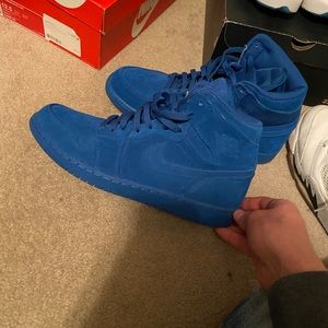 Jordan 1 mid “Blue Suede”